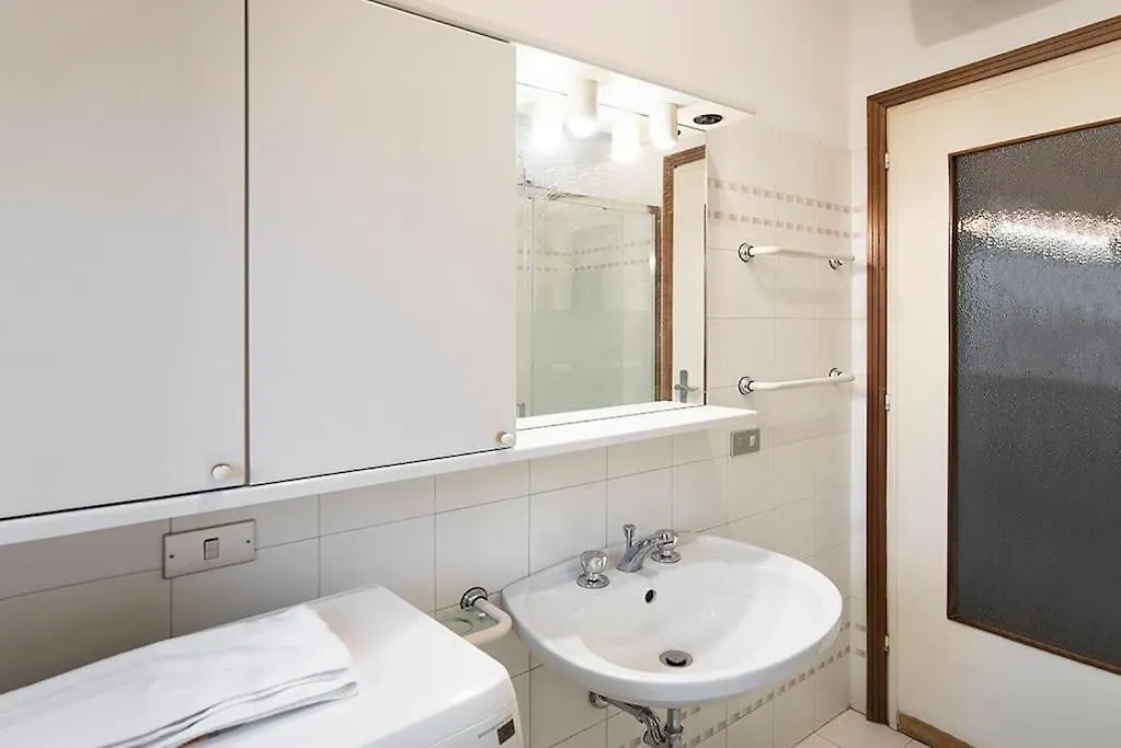 In Centro - Apt. Elegante Nel Cuore Di Mantova Italy